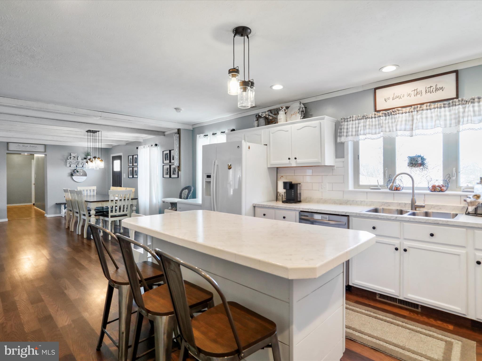 PINEPOINTE - Residential