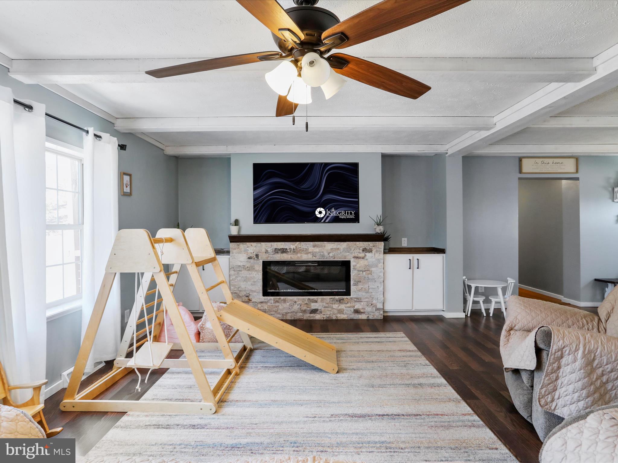 PINEPOINTE - Residential