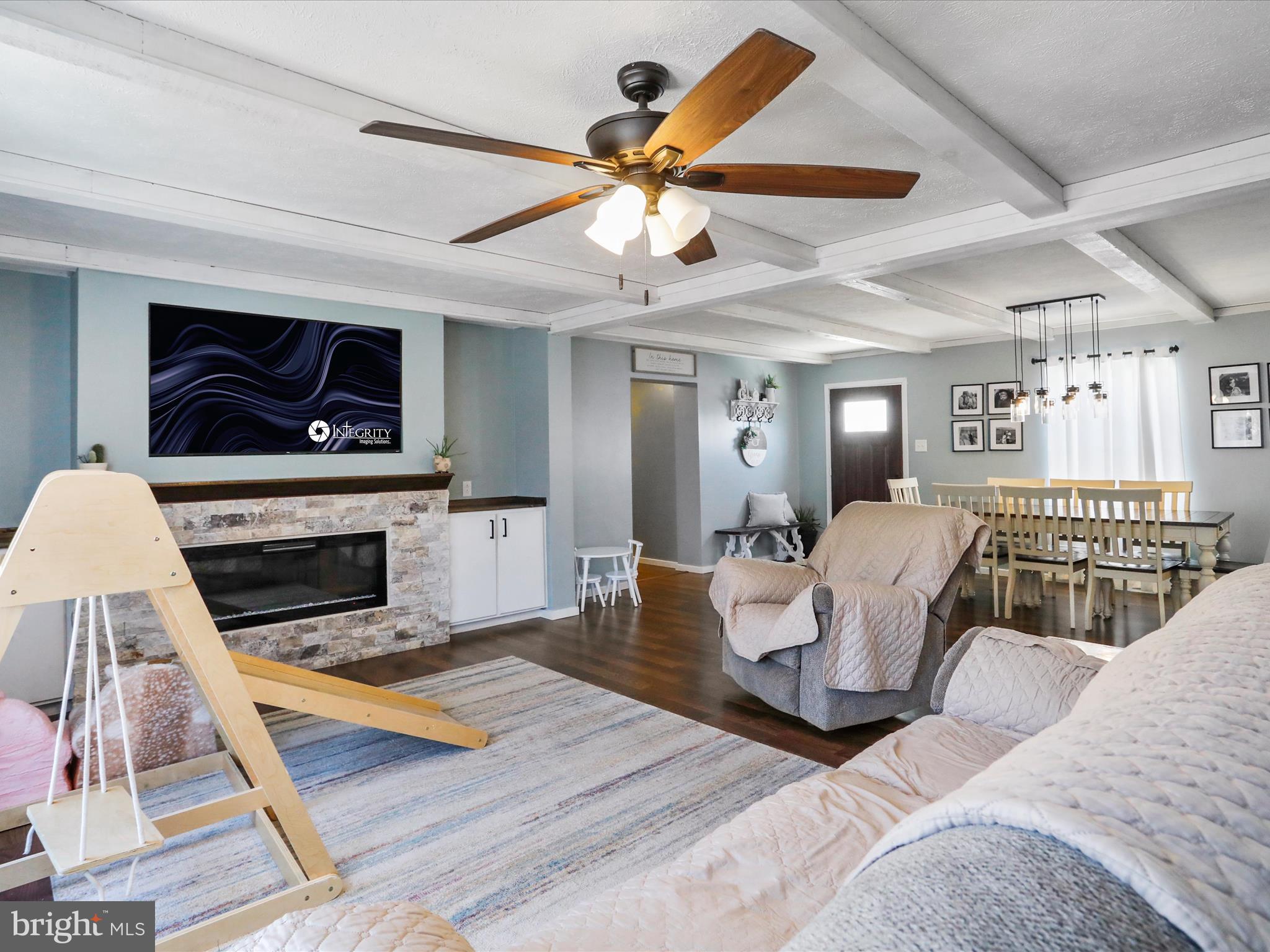 PINEPOINTE - Residential