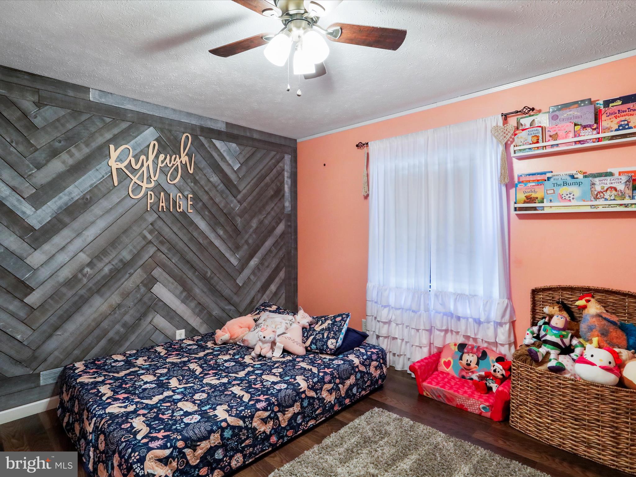 PINEPOINTE - Residential