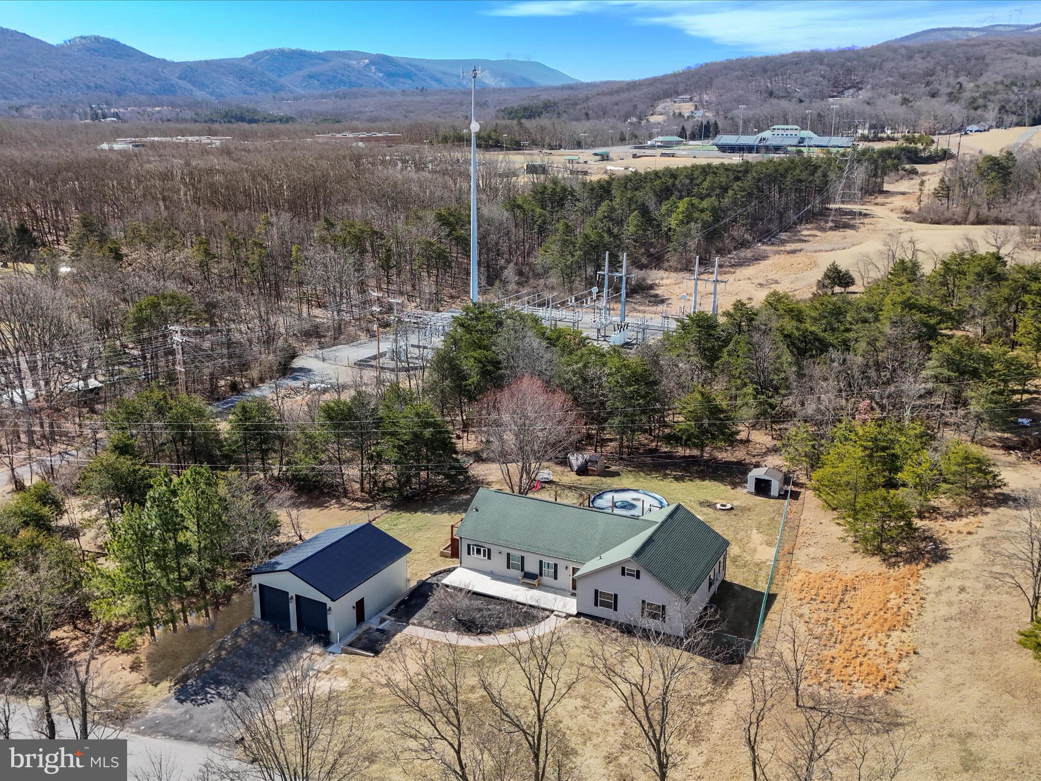 PINEPOINTE - Residential