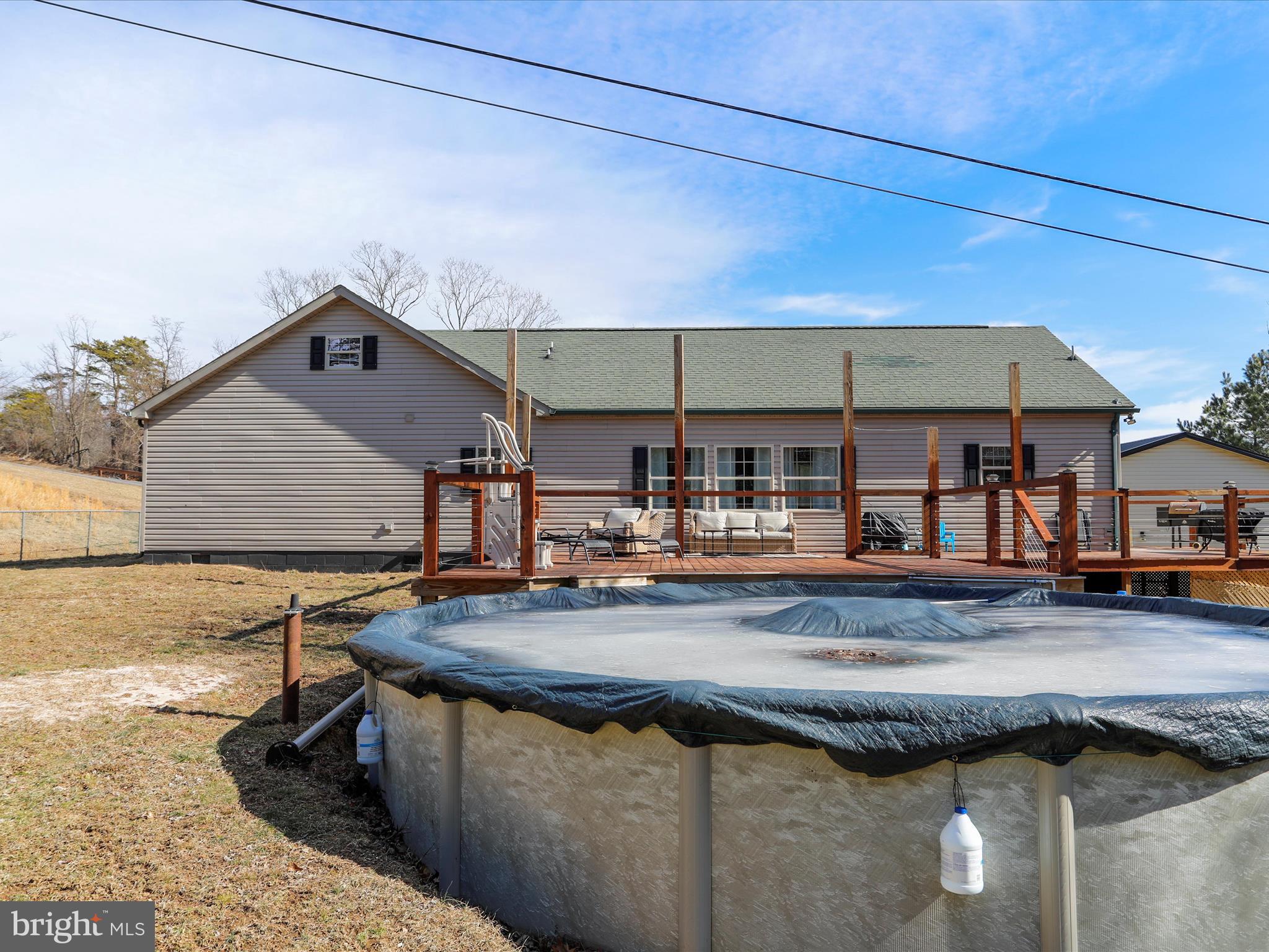 PINEPOINTE - Residential