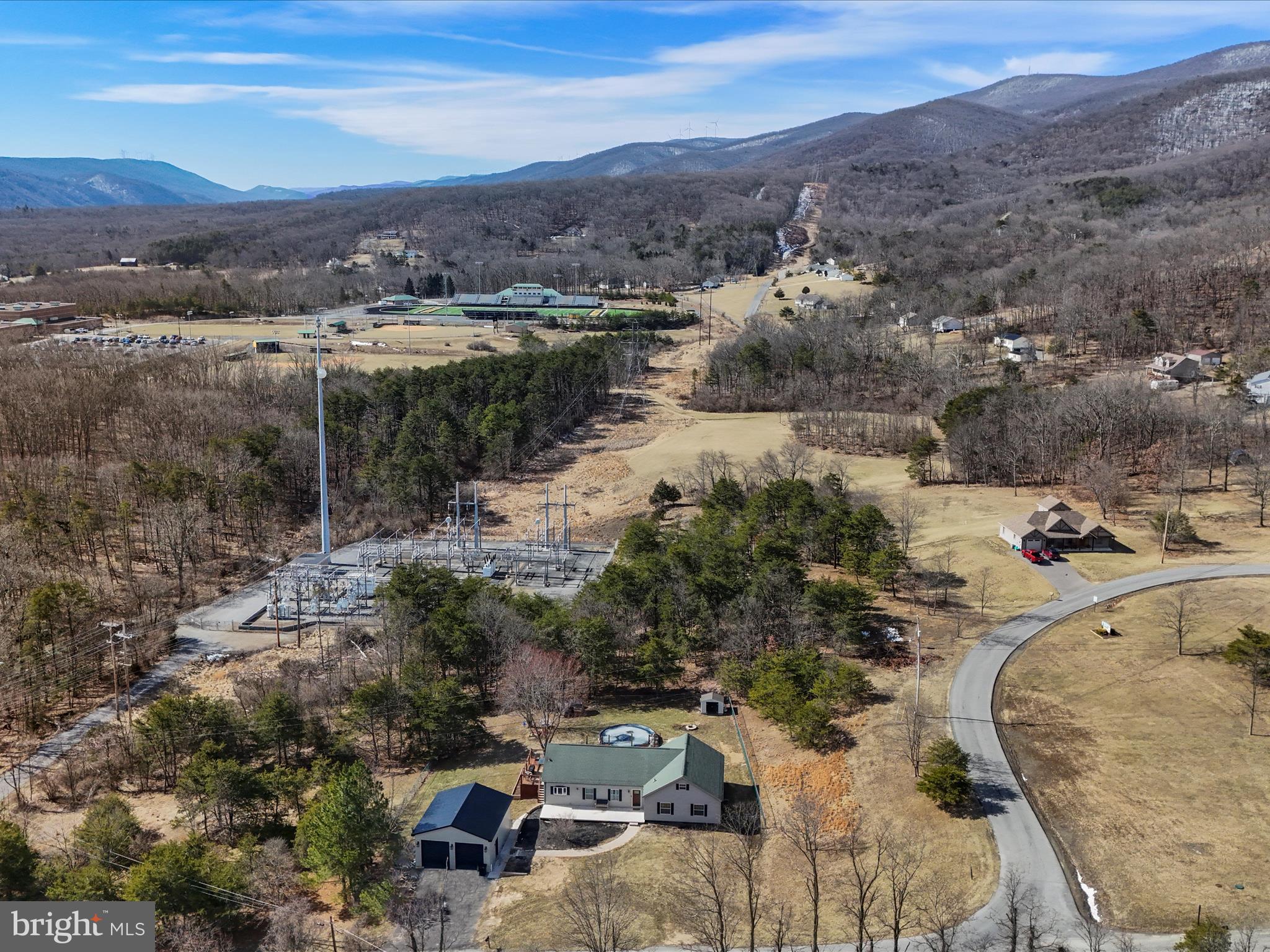 PINEPOINTE - Residential