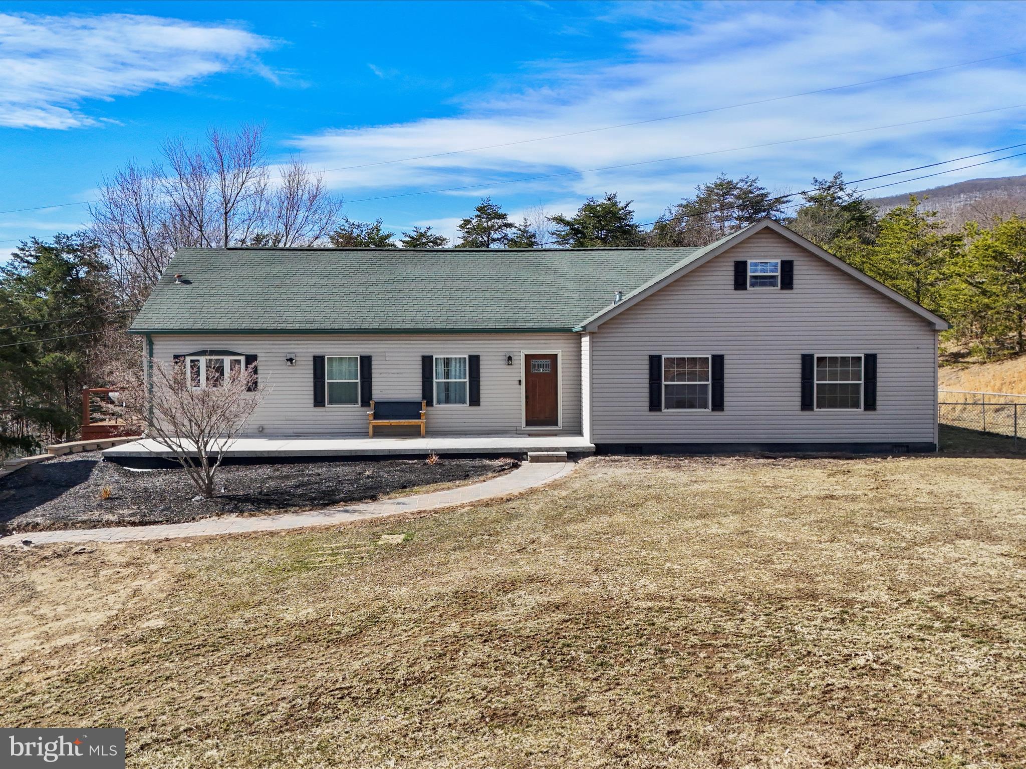 PINEPOINTE - Residential