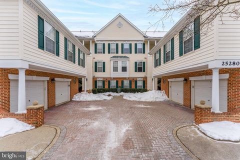 25280 LAKE SHORE SQUARE 102 CHANTILLY VA 20152