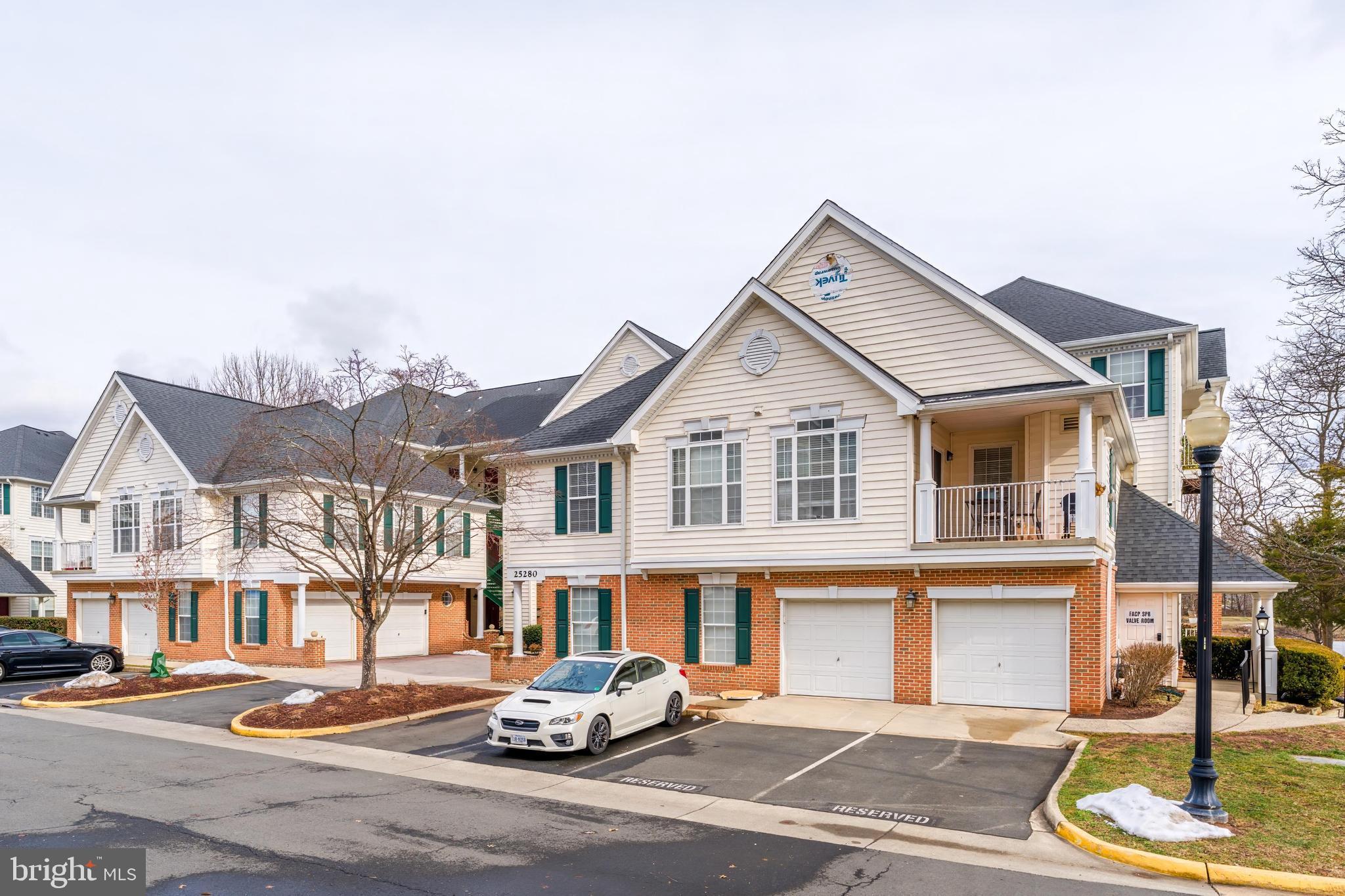 SOUTH RIDING - Residential