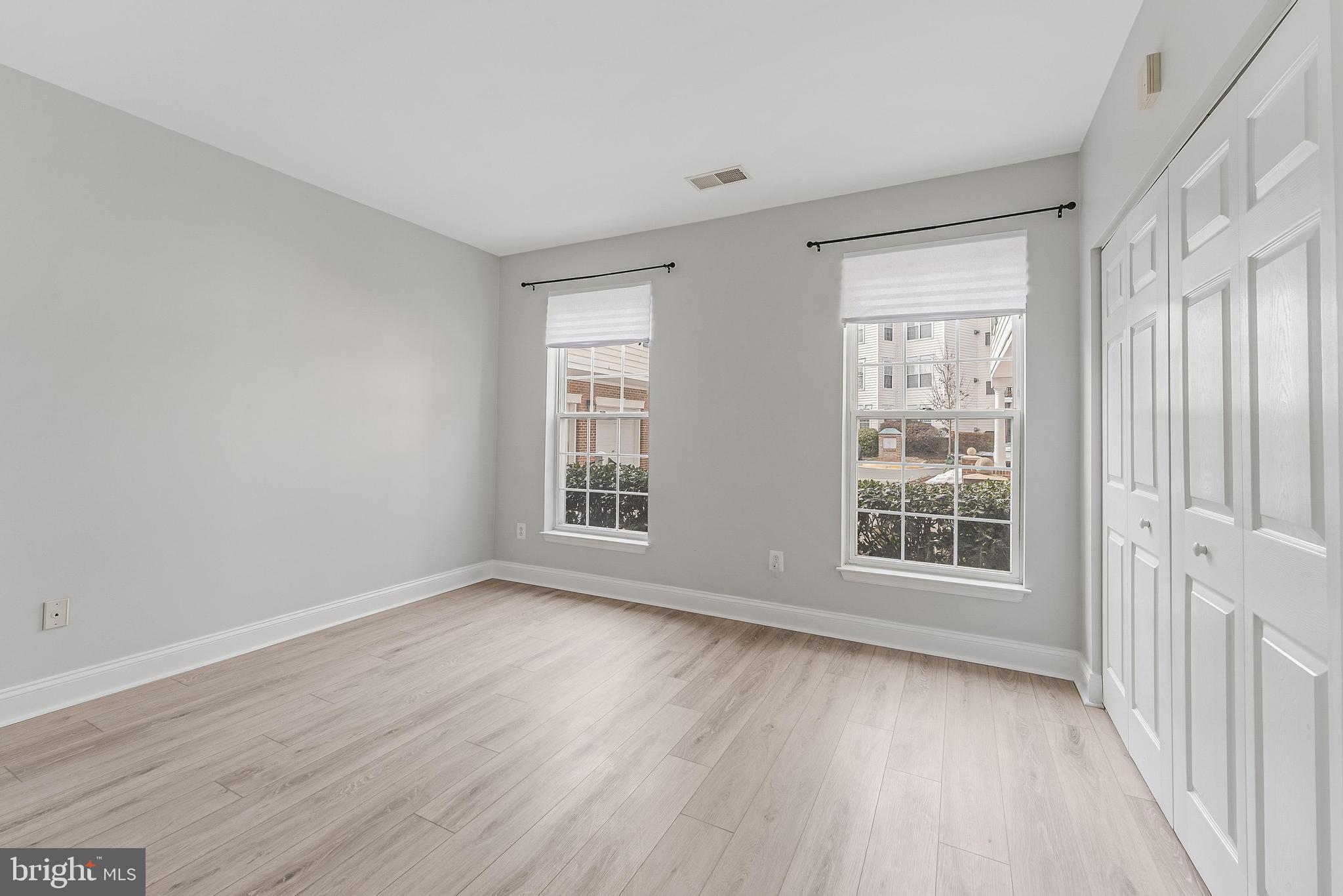 SOUTH RIDING - Residential