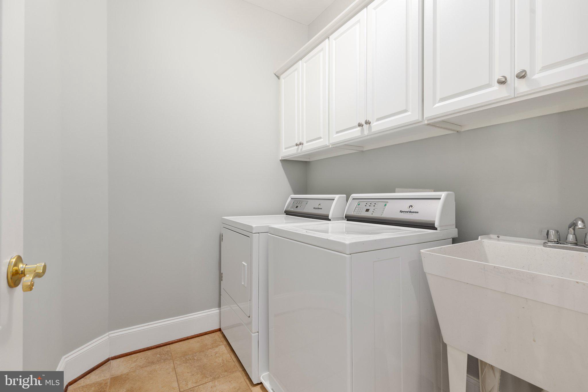 LANSDOWNE ON THE POTOMAC - Residential