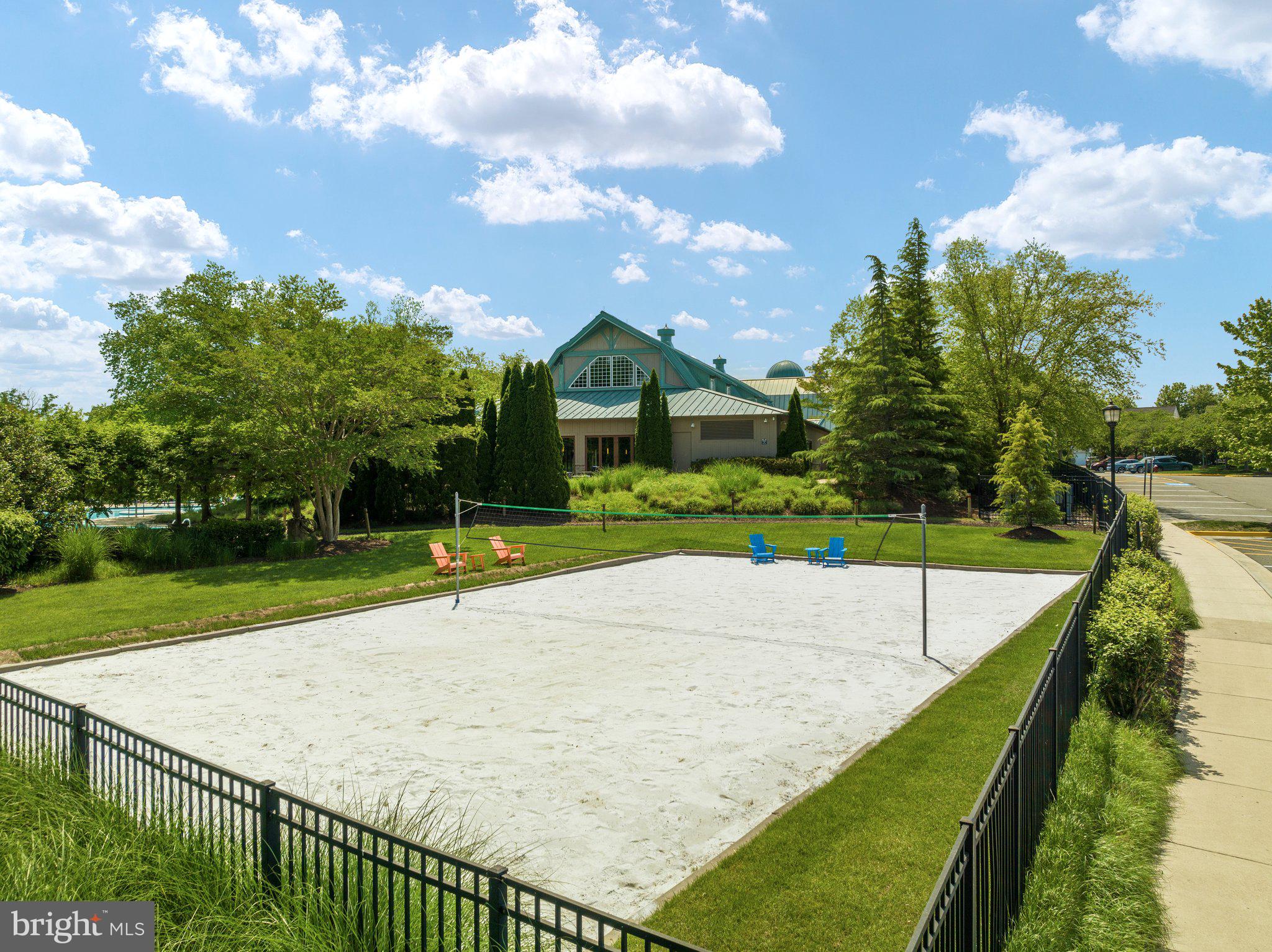 LANSDOWNE ON THE POTOMAC - Residential