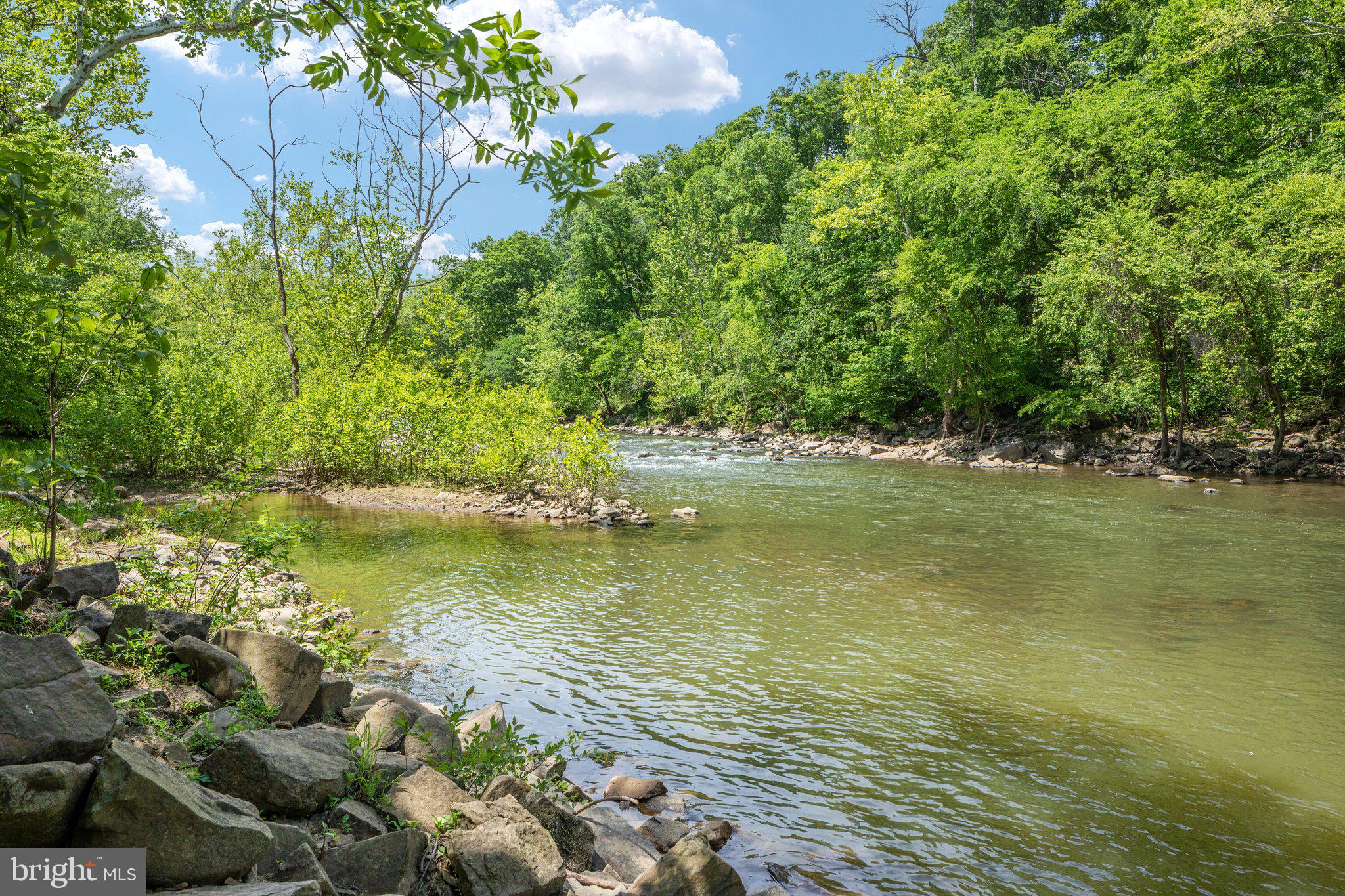 LANSDOWNE ON THE POTOMAC - Residential