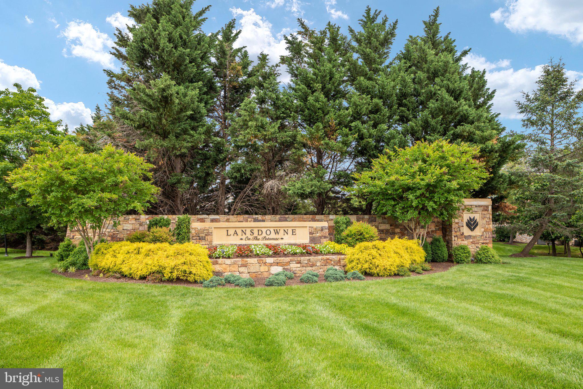 LANSDOWNE ON THE POTOMAC - Residential