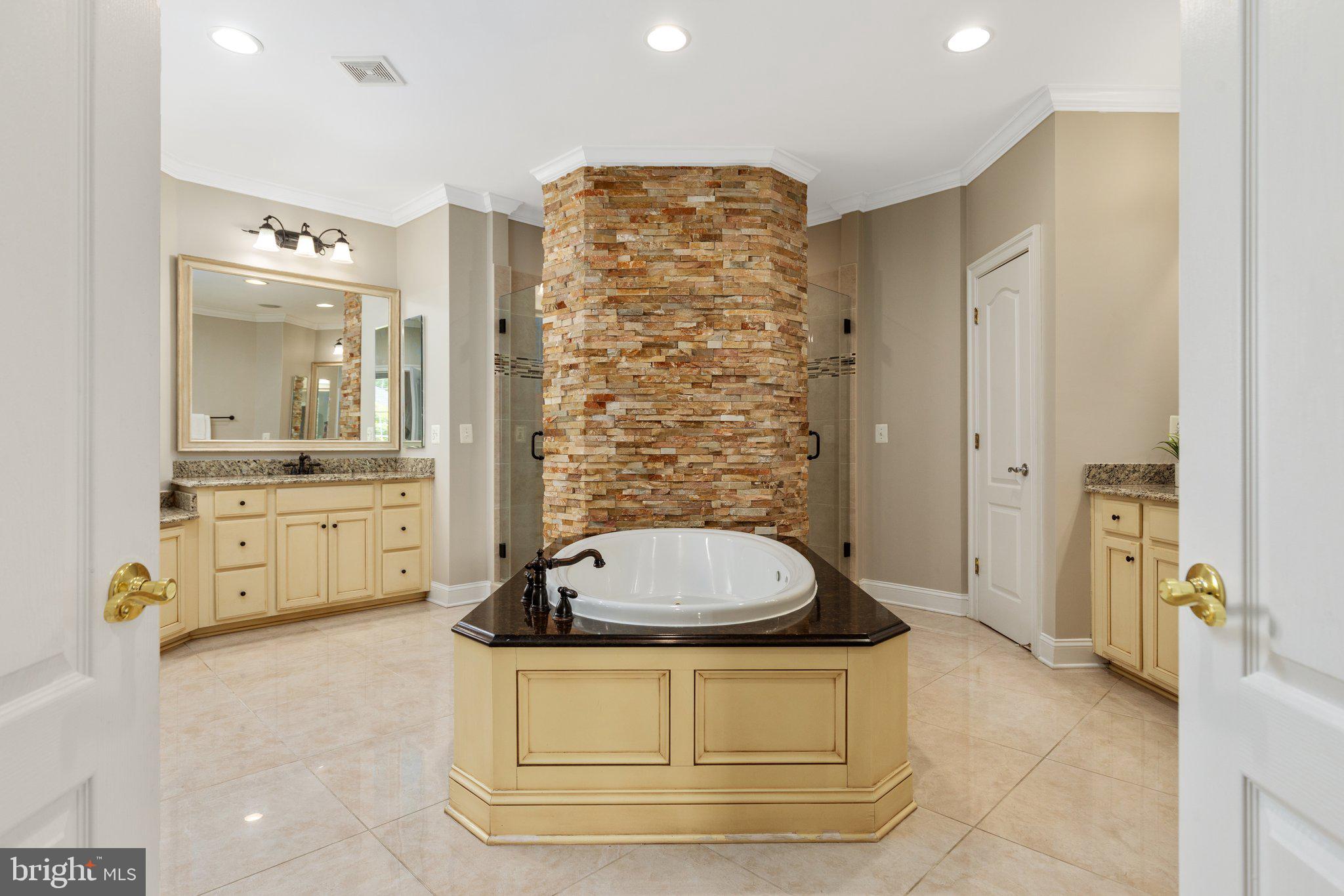 LANSDOWNE ON THE POTOMAC - Residential