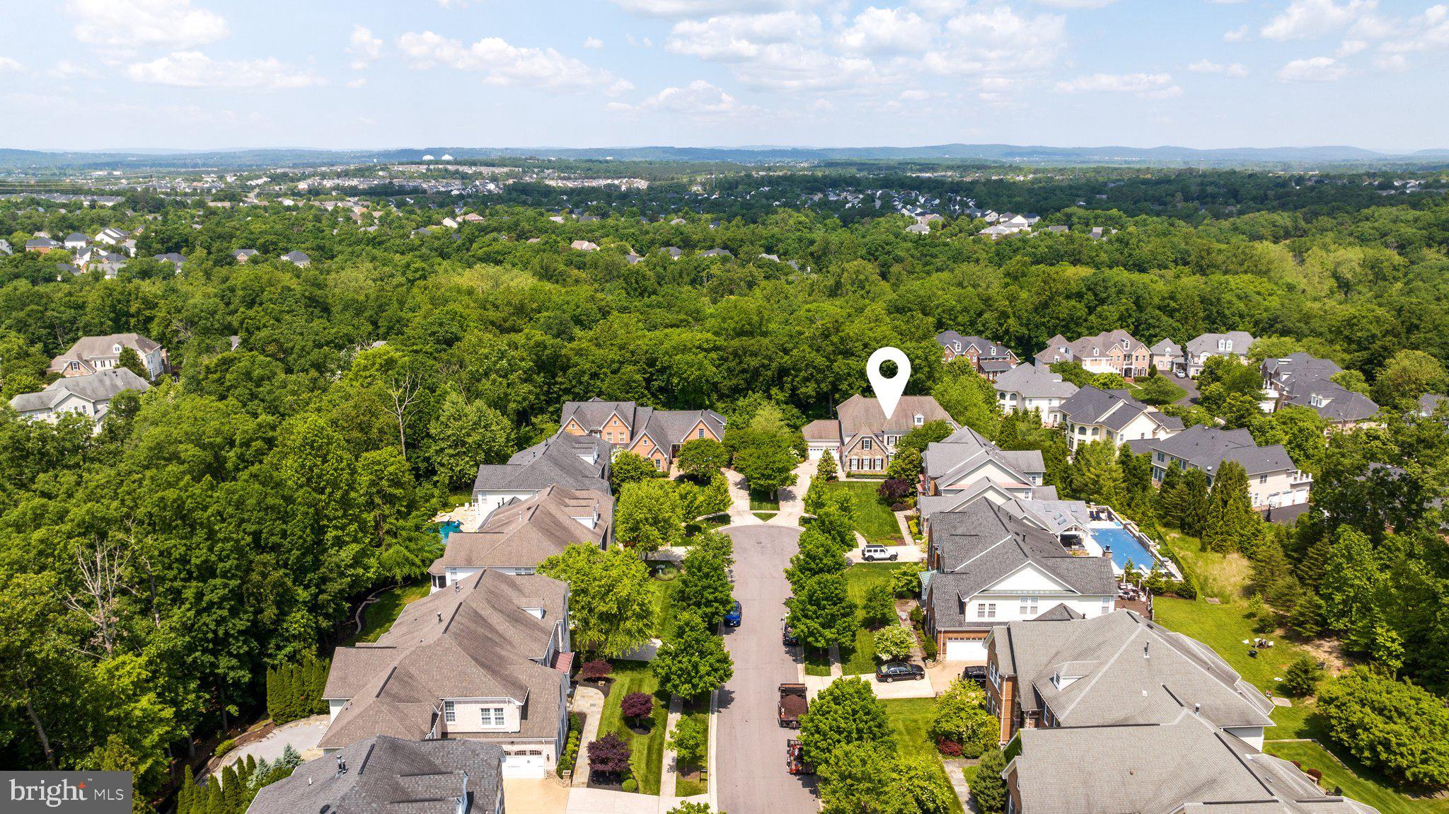 LANSDOWNE ON THE POTOMAC - Residential