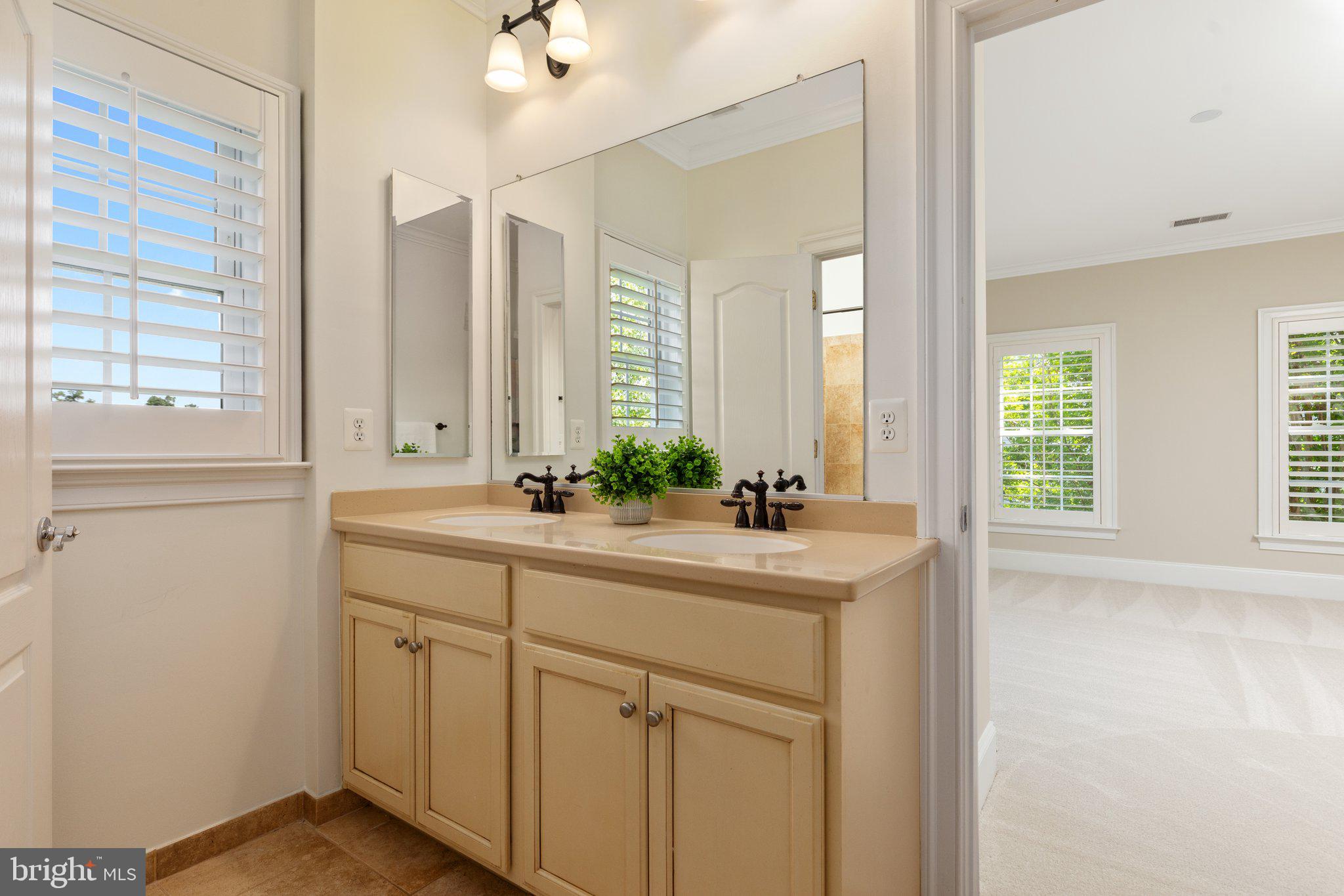 LANSDOWNE ON THE POTOMAC - Residential