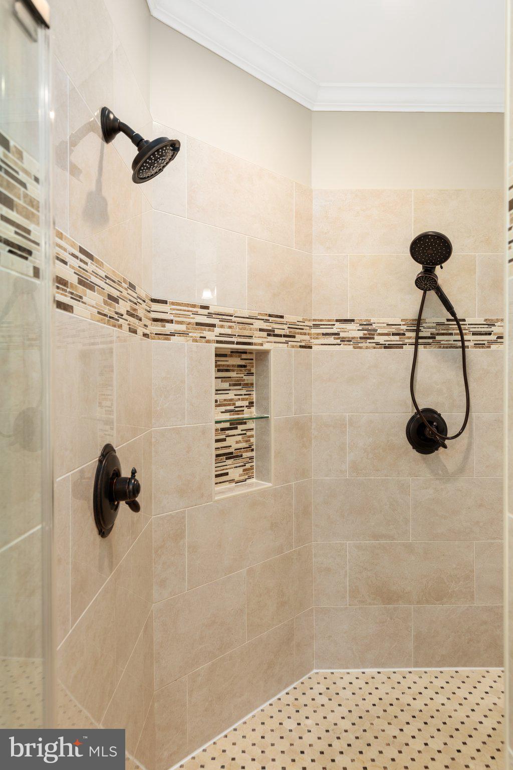 LANSDOWNE ON THE POTOMAC - Residential