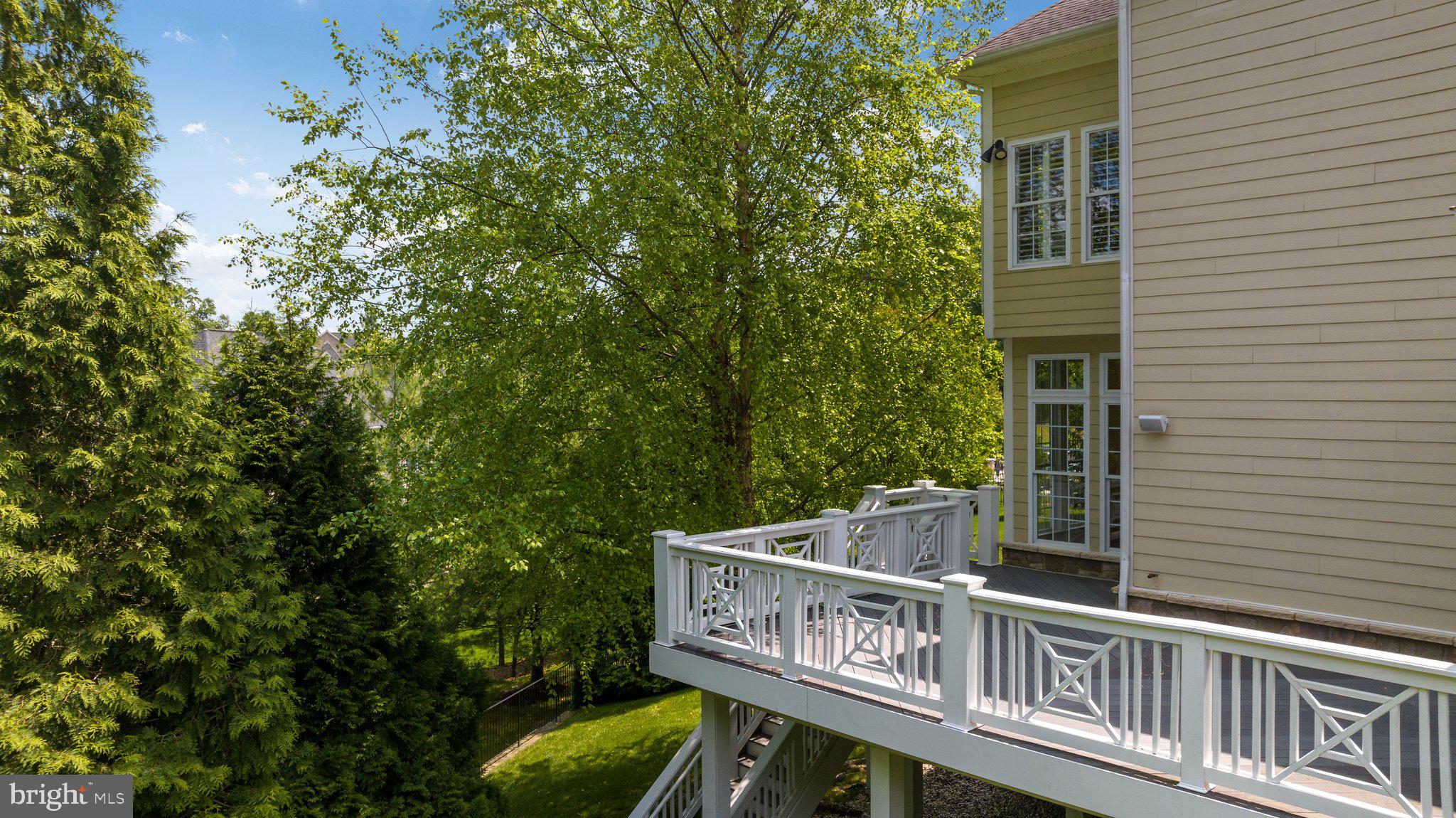 LANSDOWNE ON THE POTOMAC - Residential