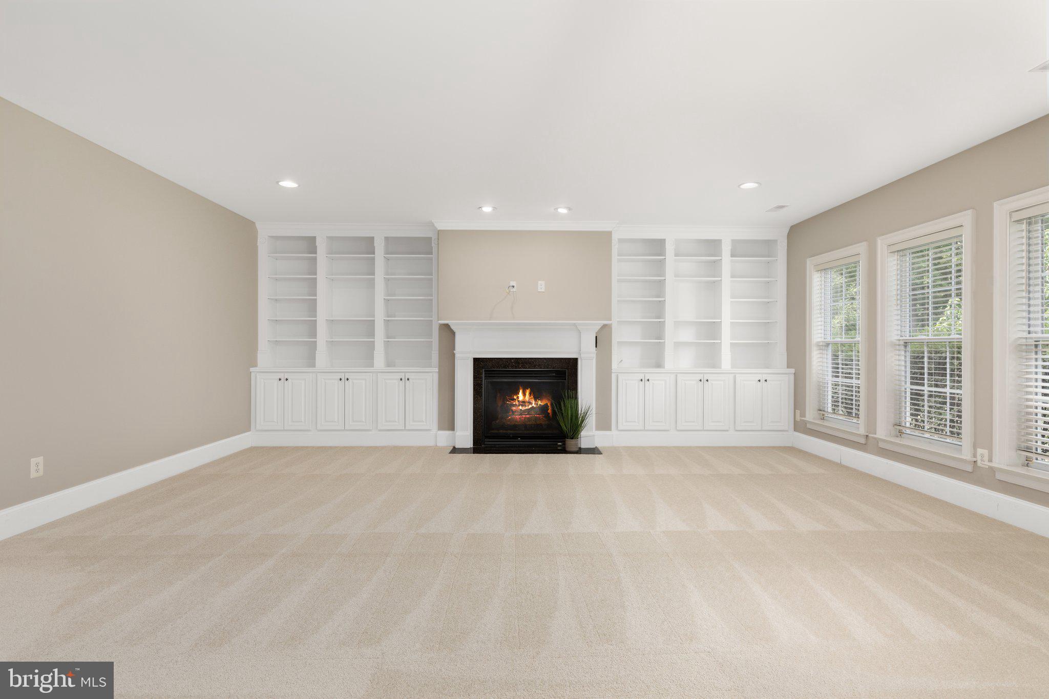 LANSDOWNE ON THE POTOMAC - Residential