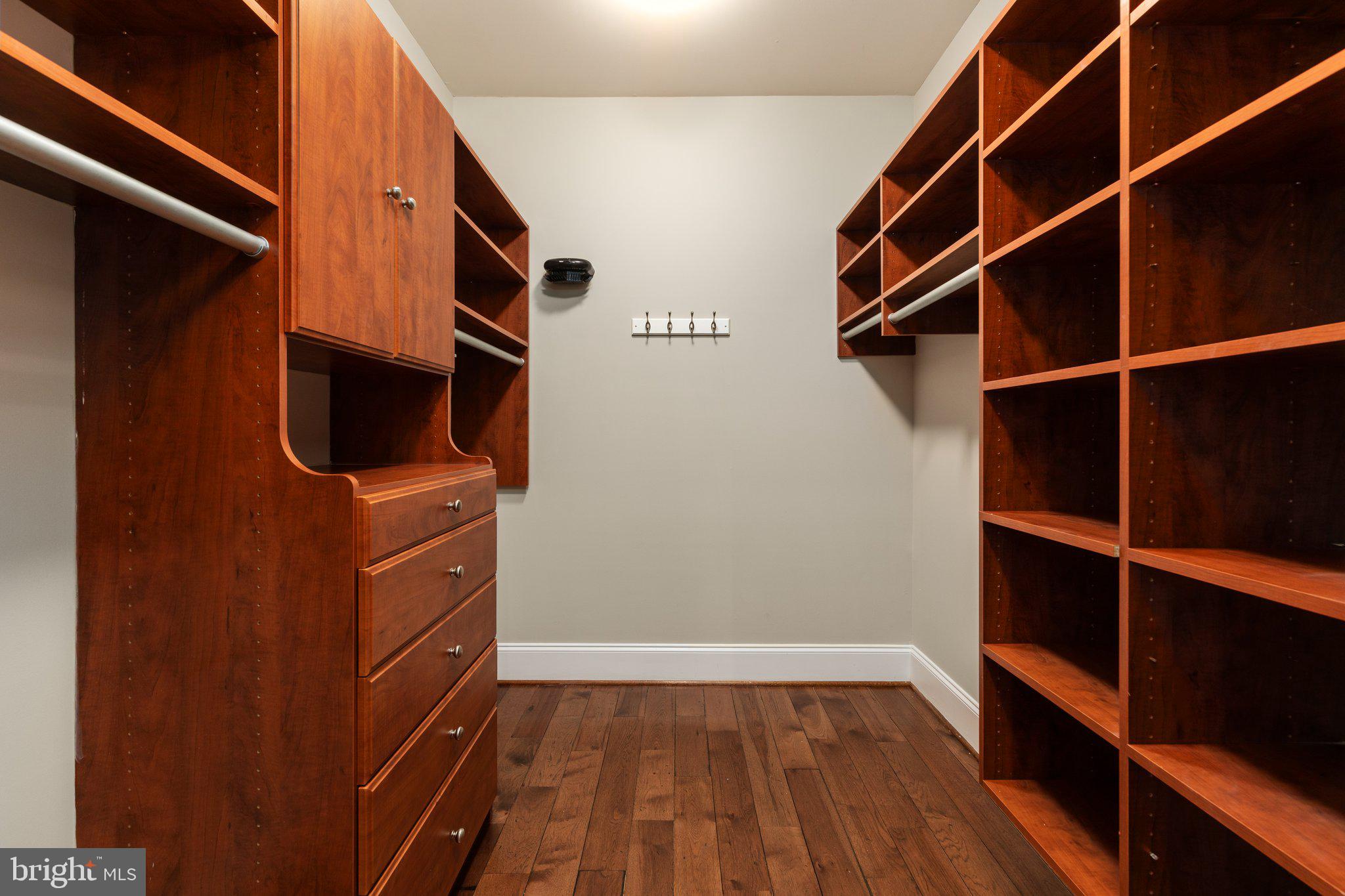 LANSDOWNE ON THE POTOMAC - Residential