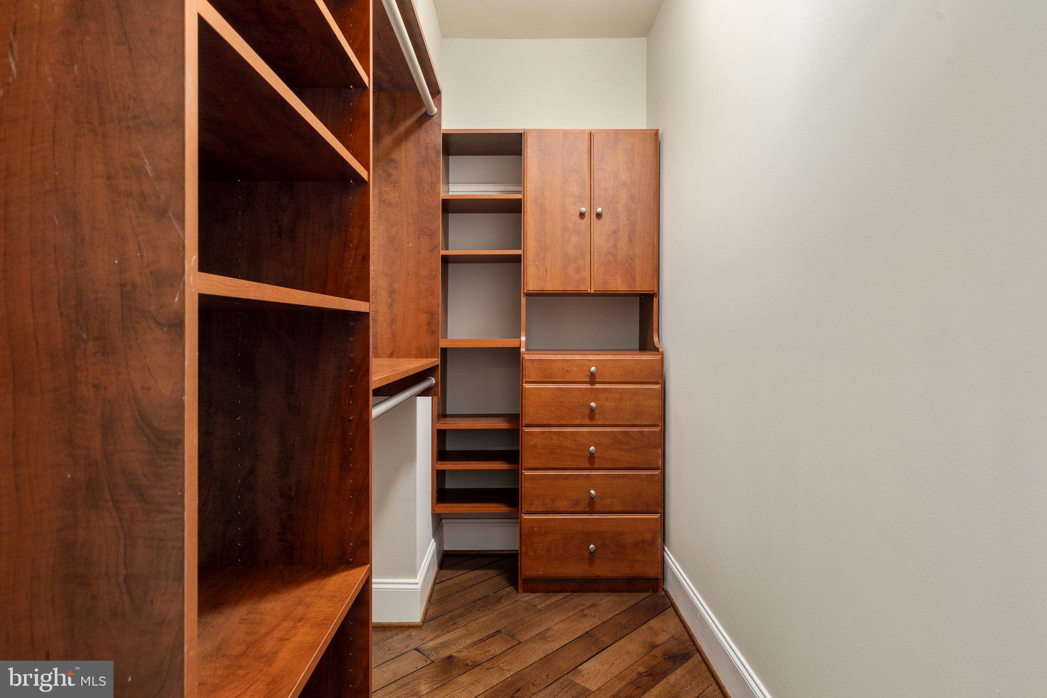 LANSDOWNE ON THE POTOMAC - Residential