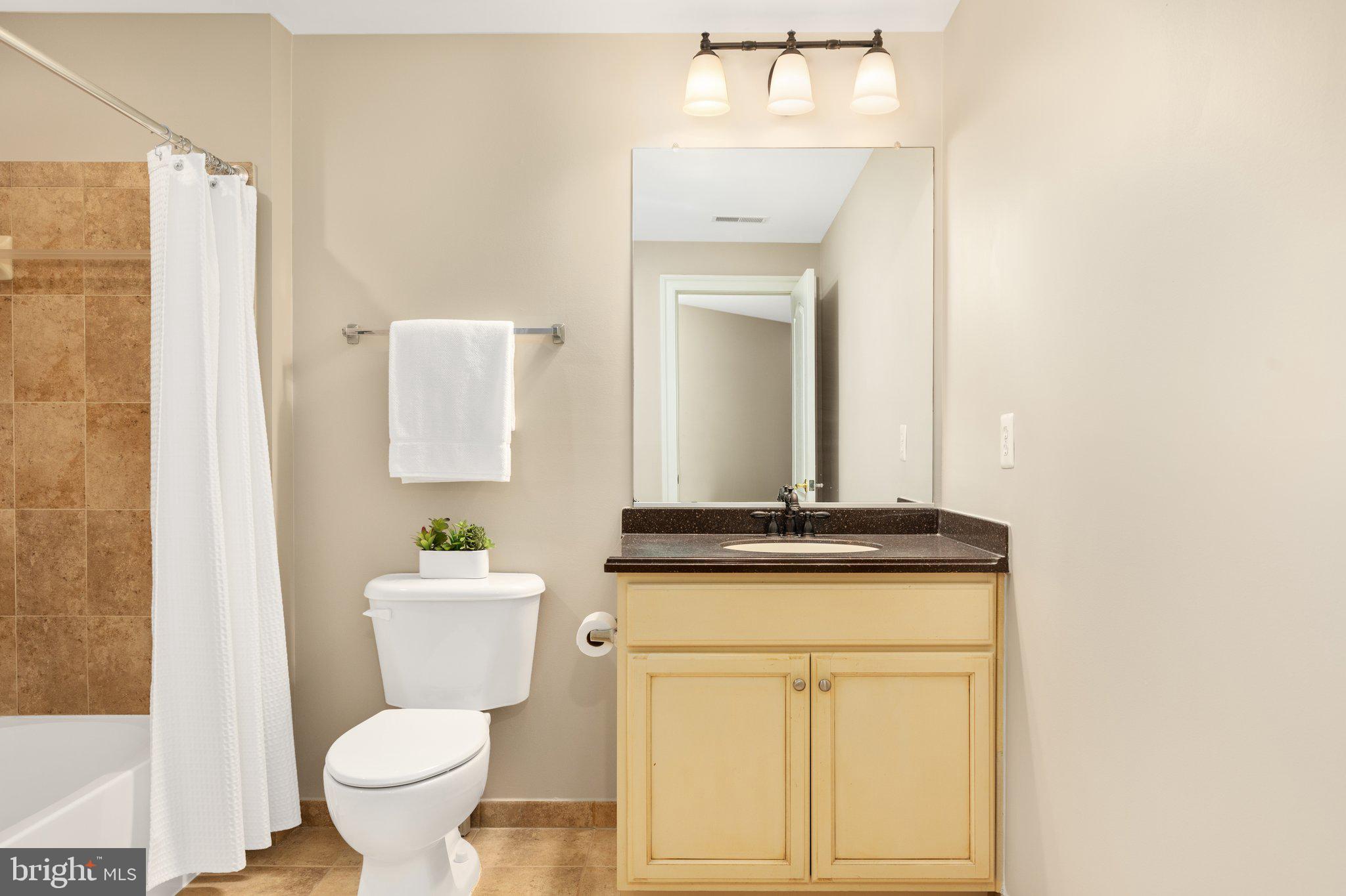 LANSDOWNE ON THE POTOMAC - Residential