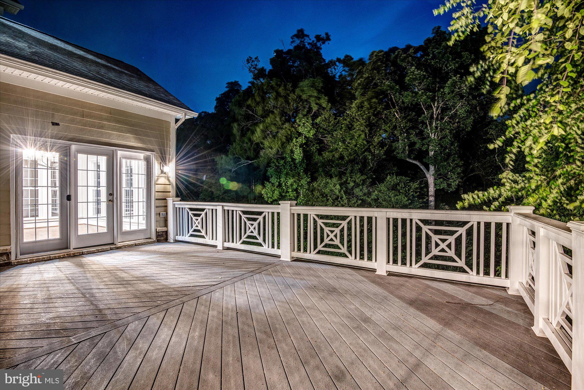 LANSDOWNE ON THE POTOMAC - Residential