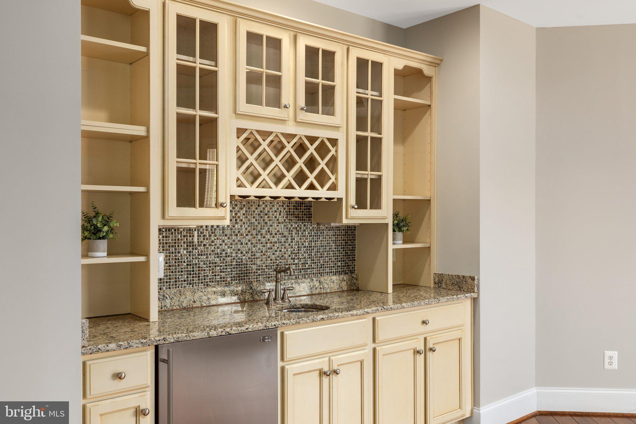 LANSDOWNE ON THE POTOMAC - Residential