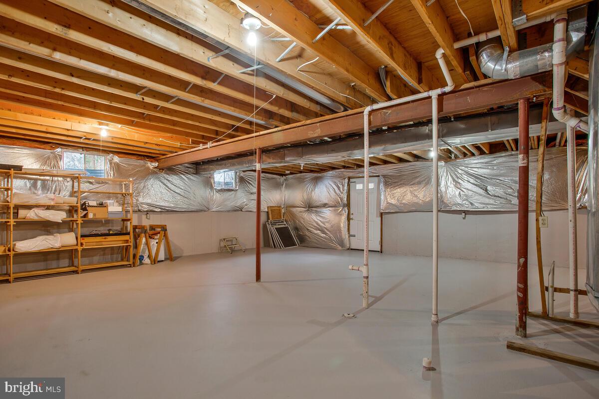 WOODMORE MEADOWS - Residential