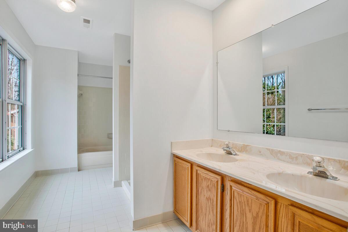 WOODMORE MEADOWS - Residential