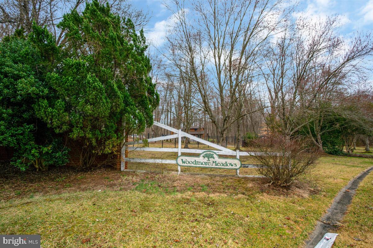 WOODMORE MEADOWS - Residential