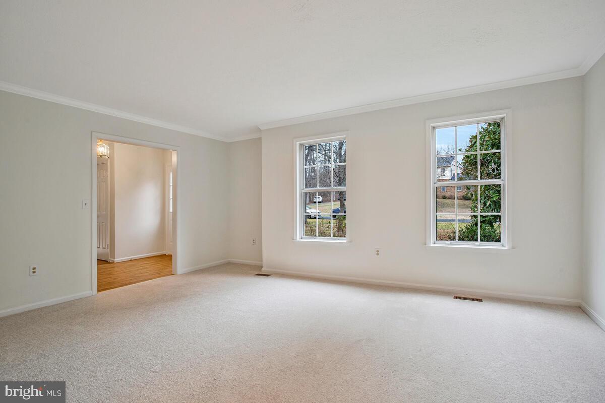 WOODMORE MEADOWS - Residential