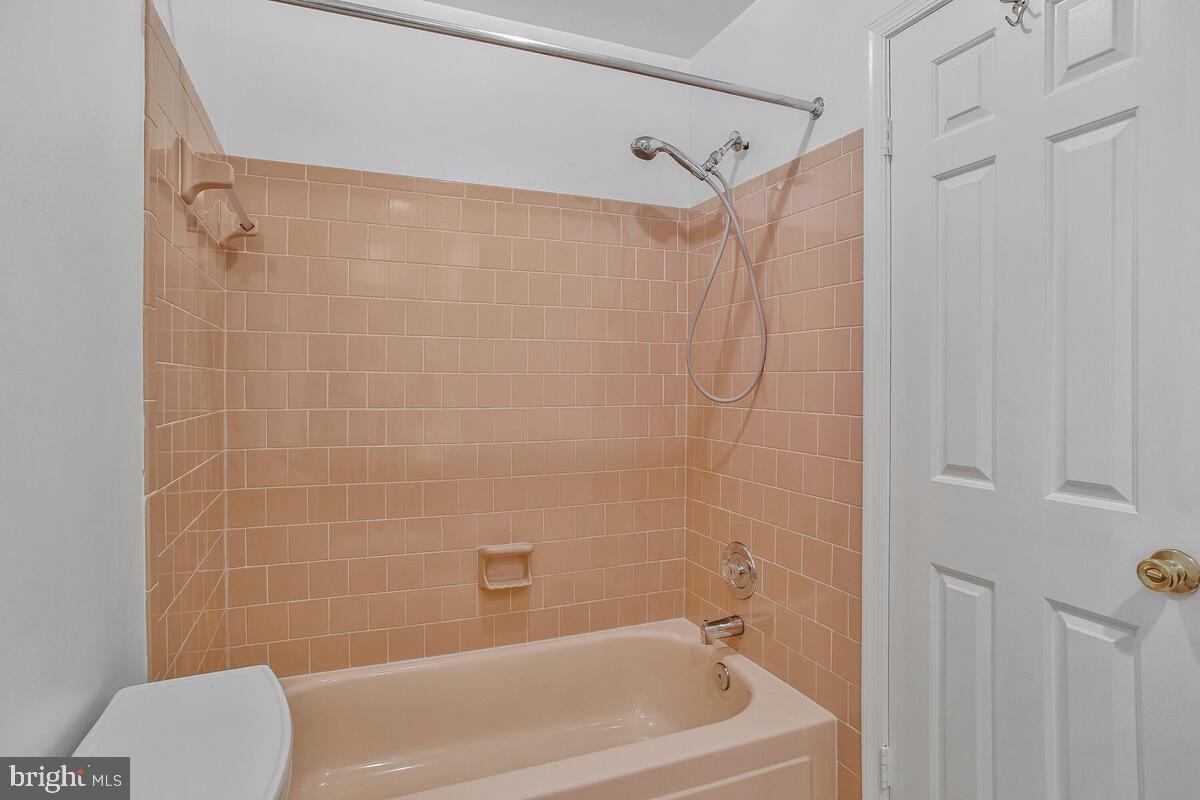 WOODMORE MEADOWS - Residential