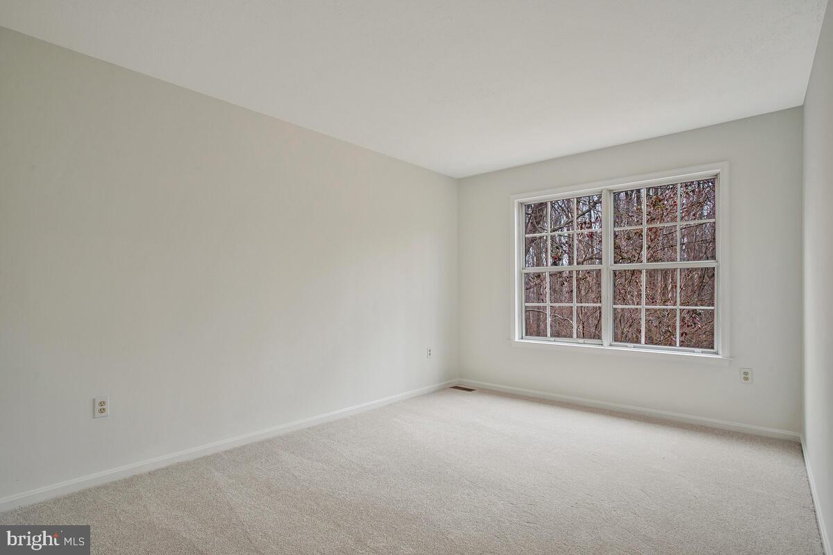 WOODMORE MEADOWS - Residential