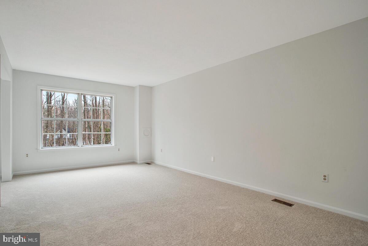 WOODMORE MEADOWS - Residential