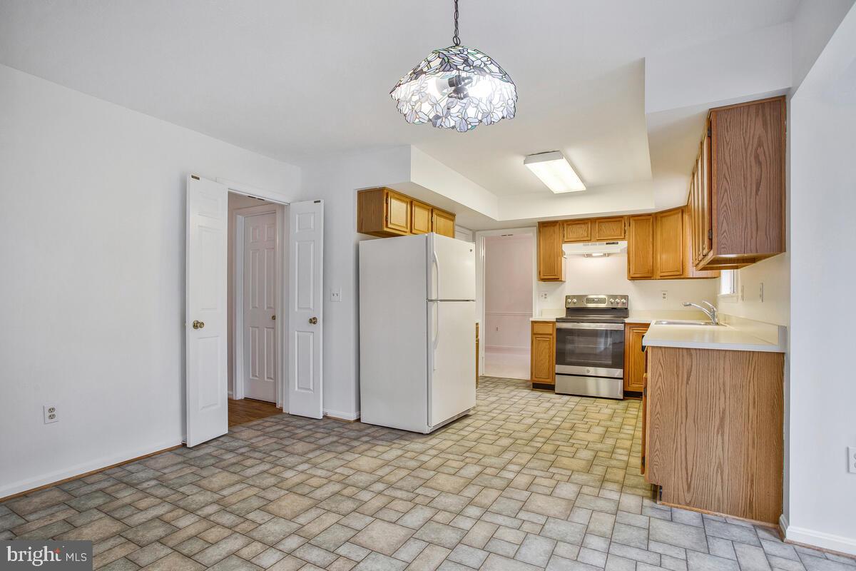 WOODMORE MEADOWS - Residential