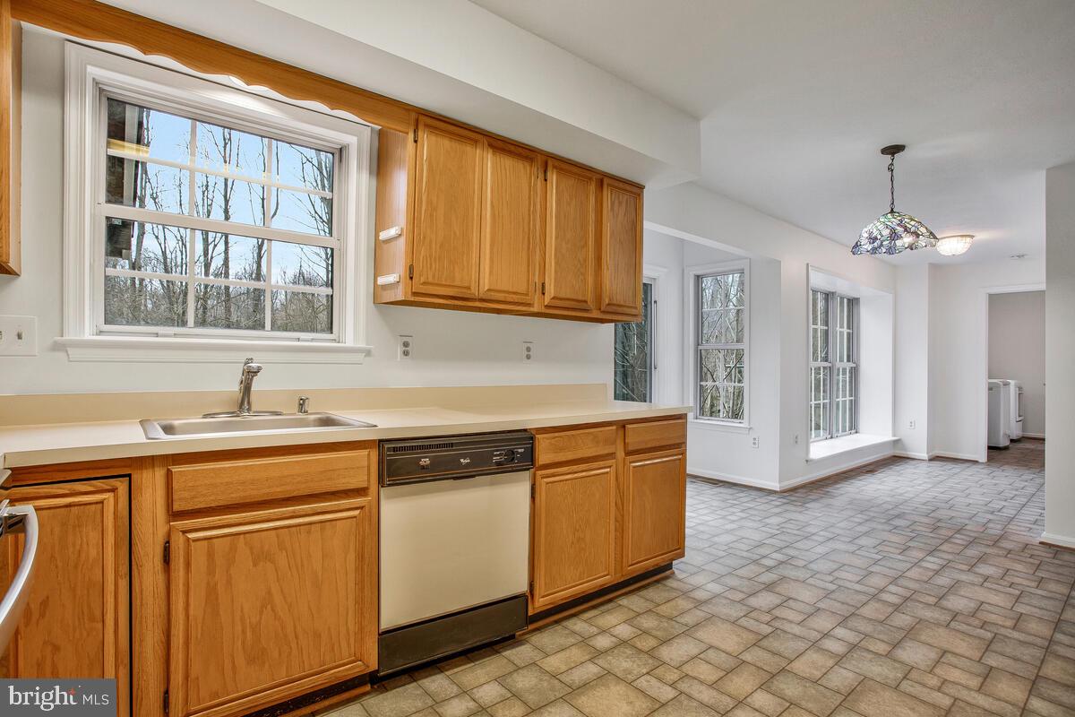 WOODMORE MEADOWS - Residential