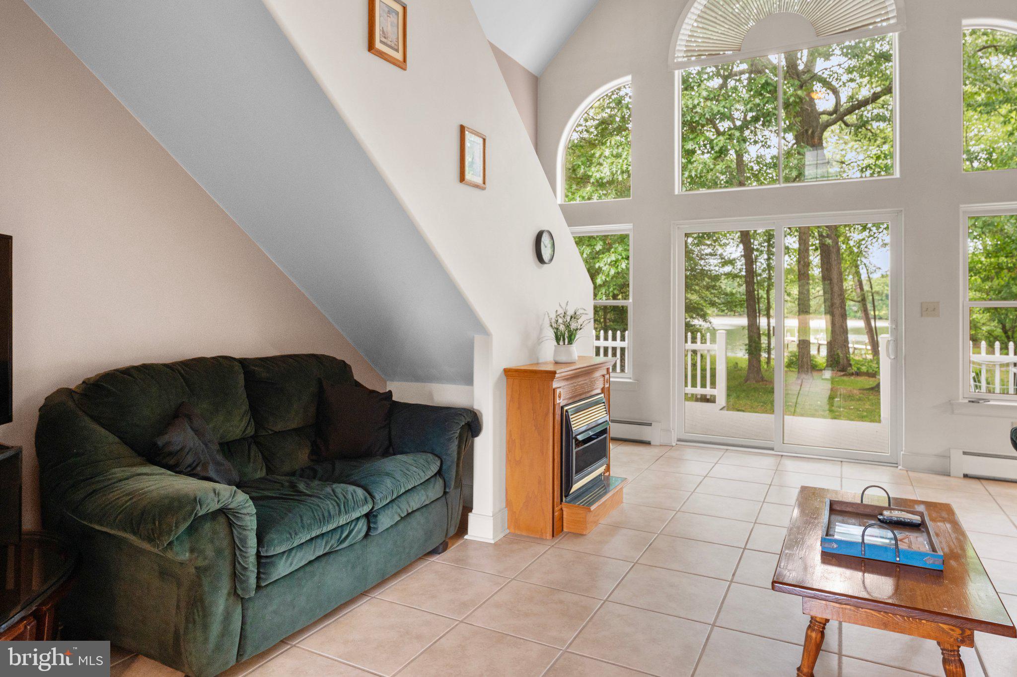 EDGEWATER - Residential