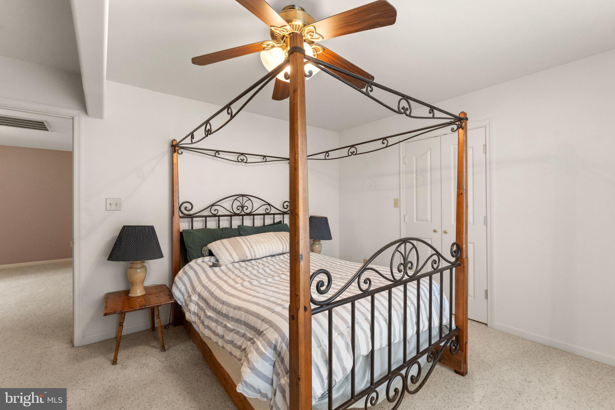 EDGEWATER - Residential