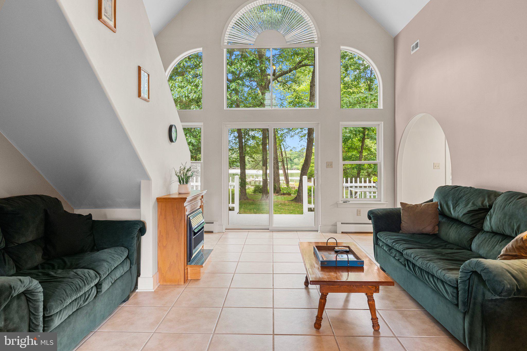 EDGEWATER - Residential