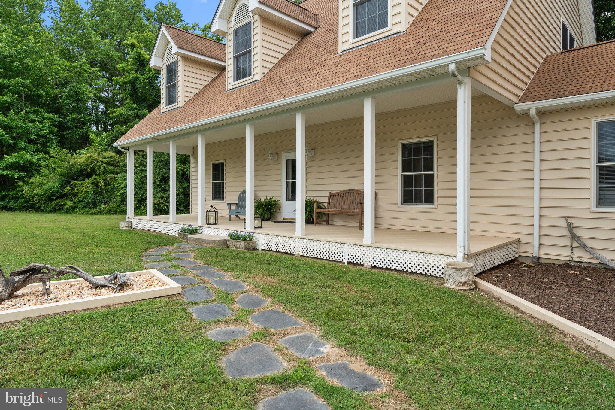 EDGEWATER - Residential