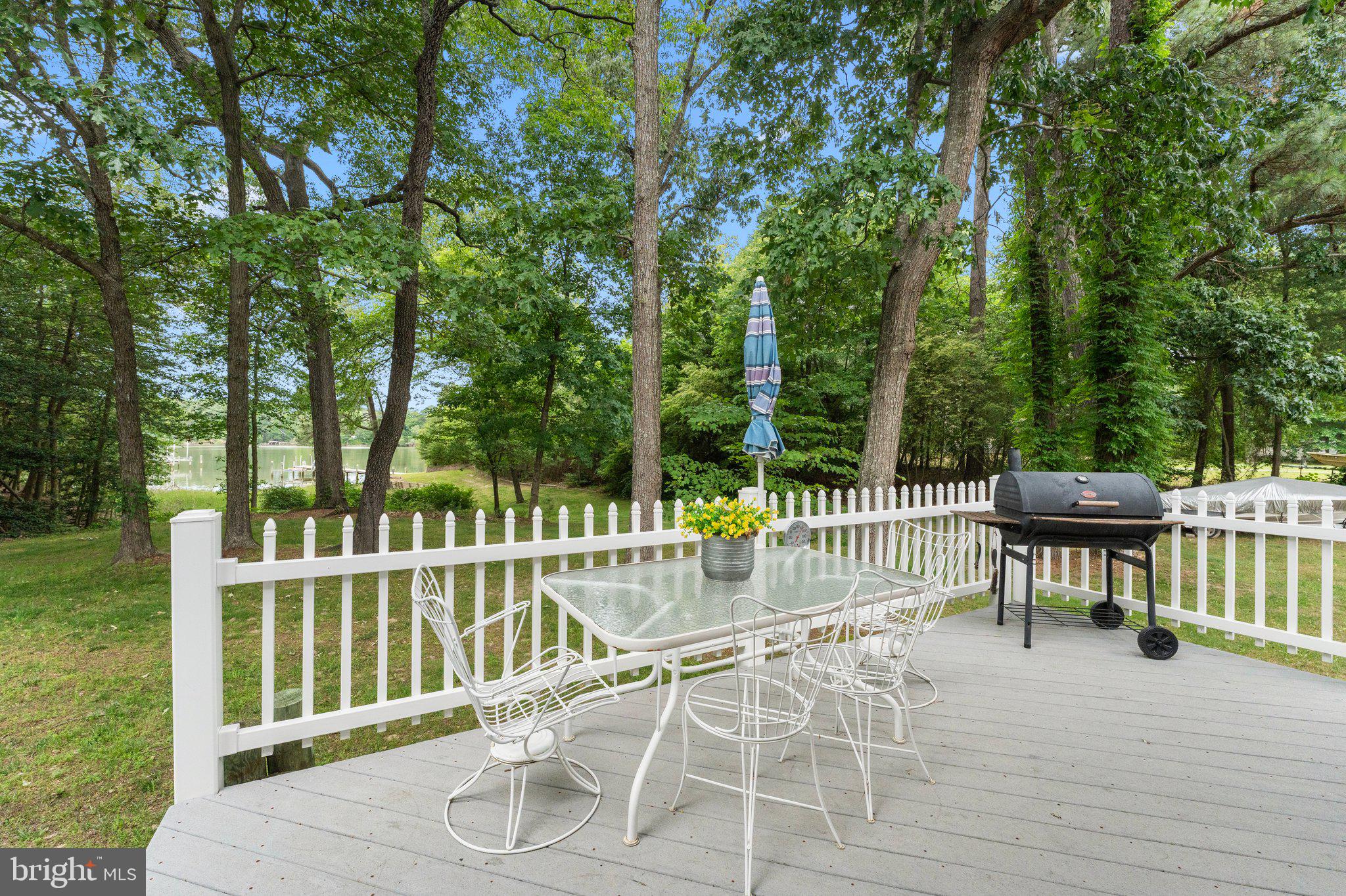 EDGEWATER - Residential