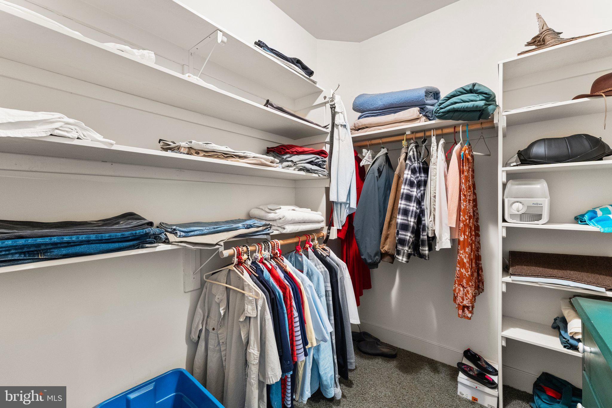 EDGEWATER - Residential