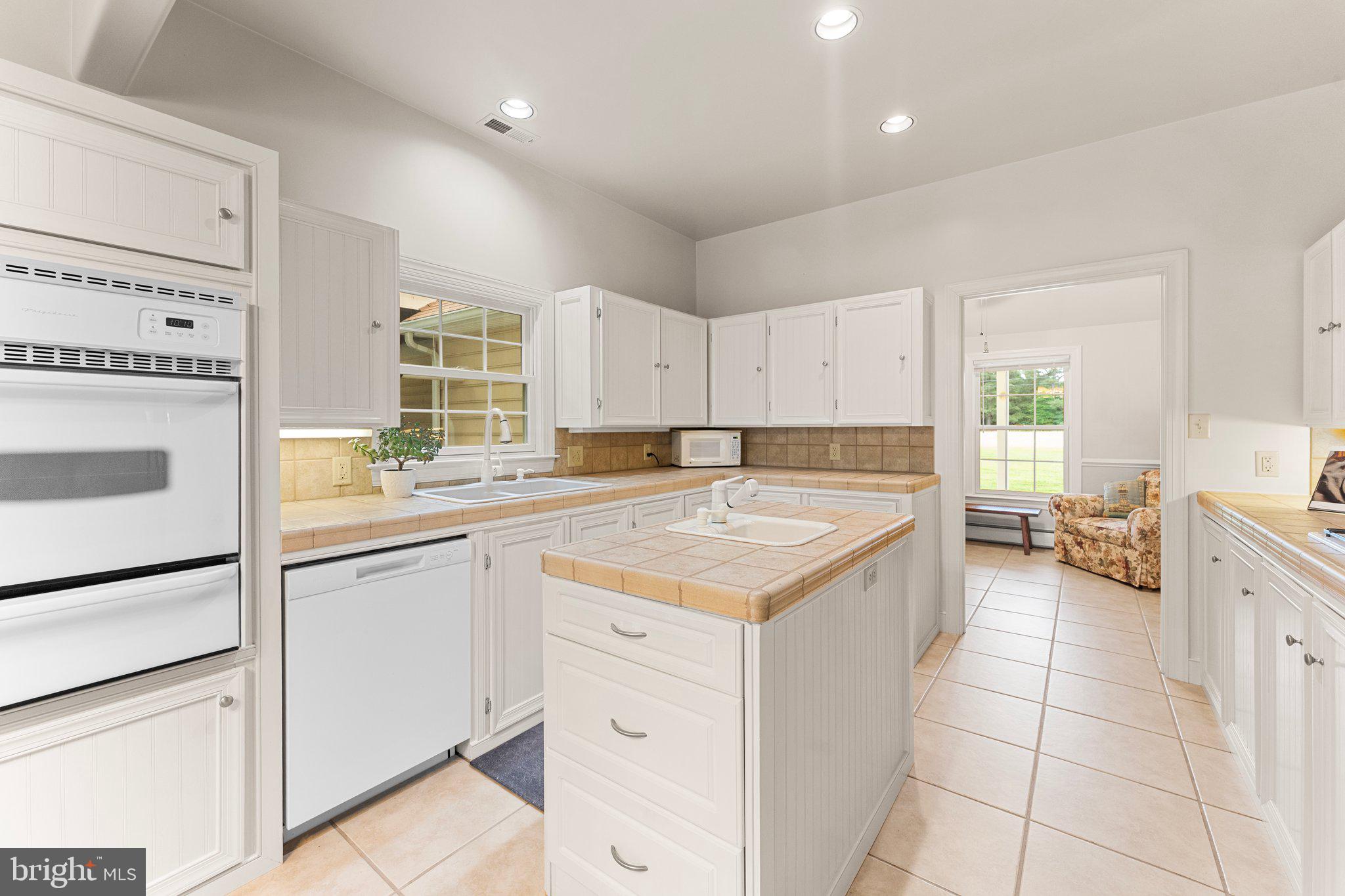 EDGEWATER - Residential