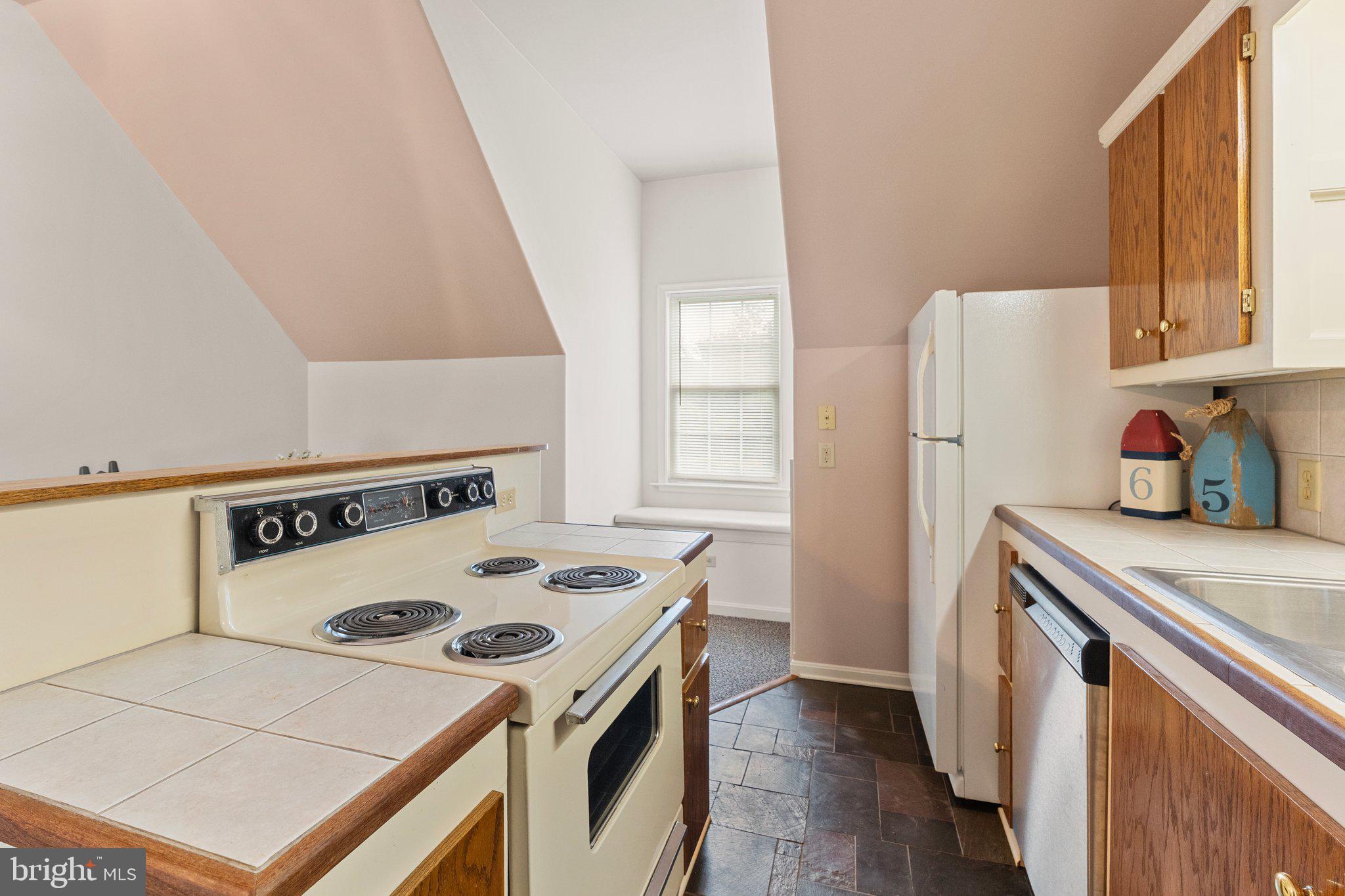 EDGEWATER - Residential