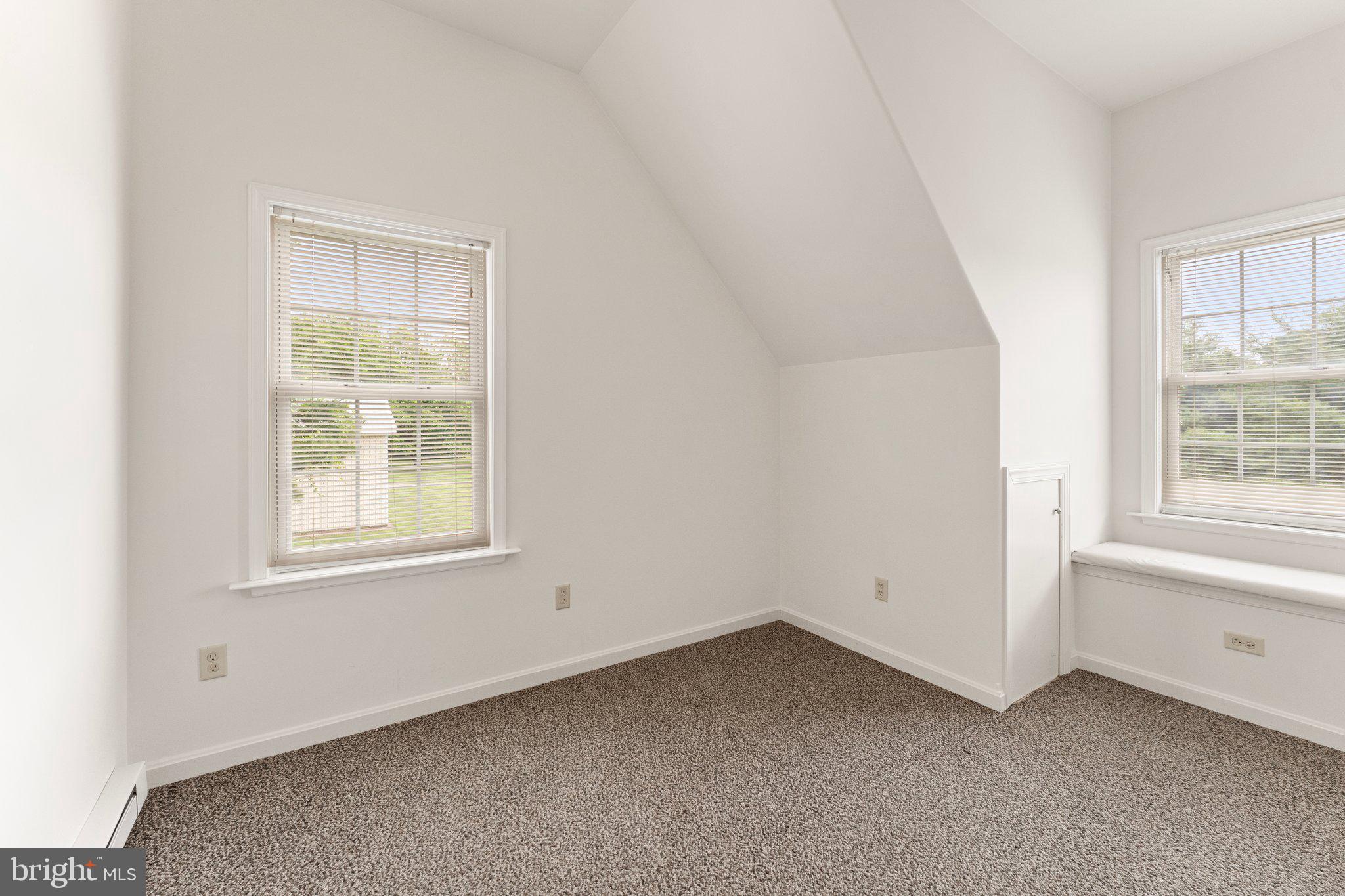 EDGEWATER - Residential