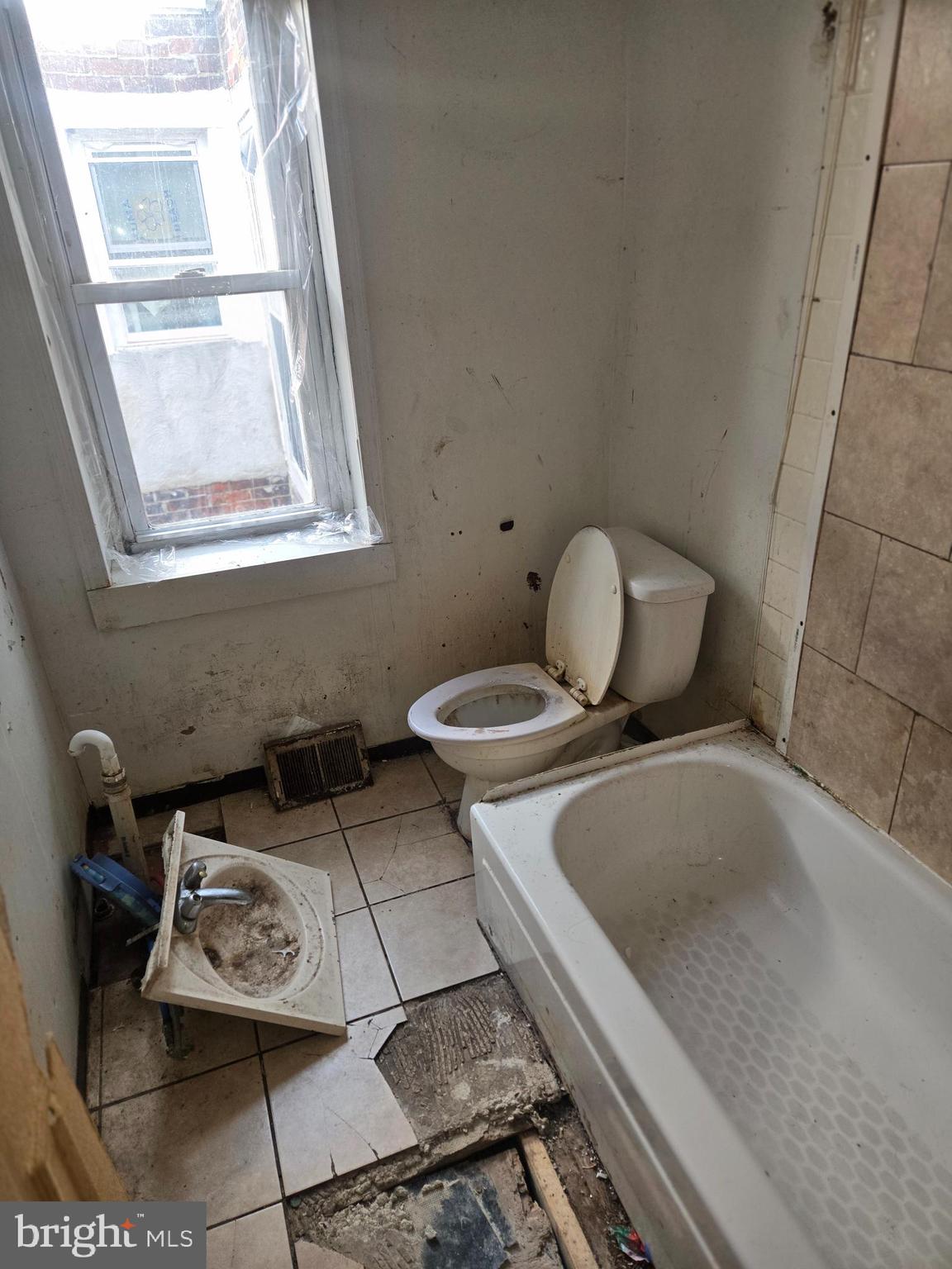 PHILADELPHIA (WEST) - Residential