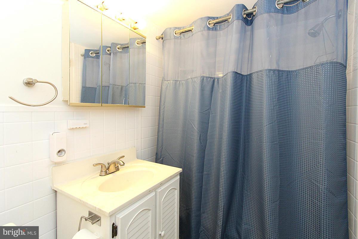 CANTERBURY SQUARE - Residential