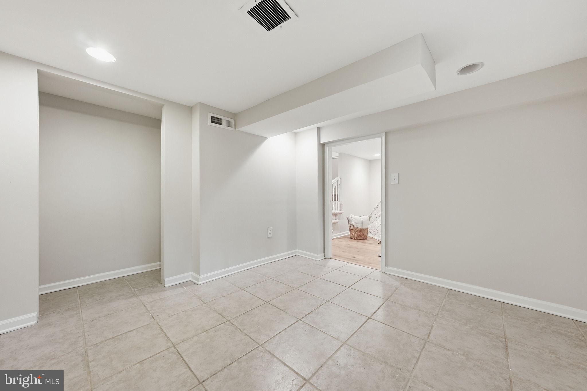 TYLER PARK - Residential