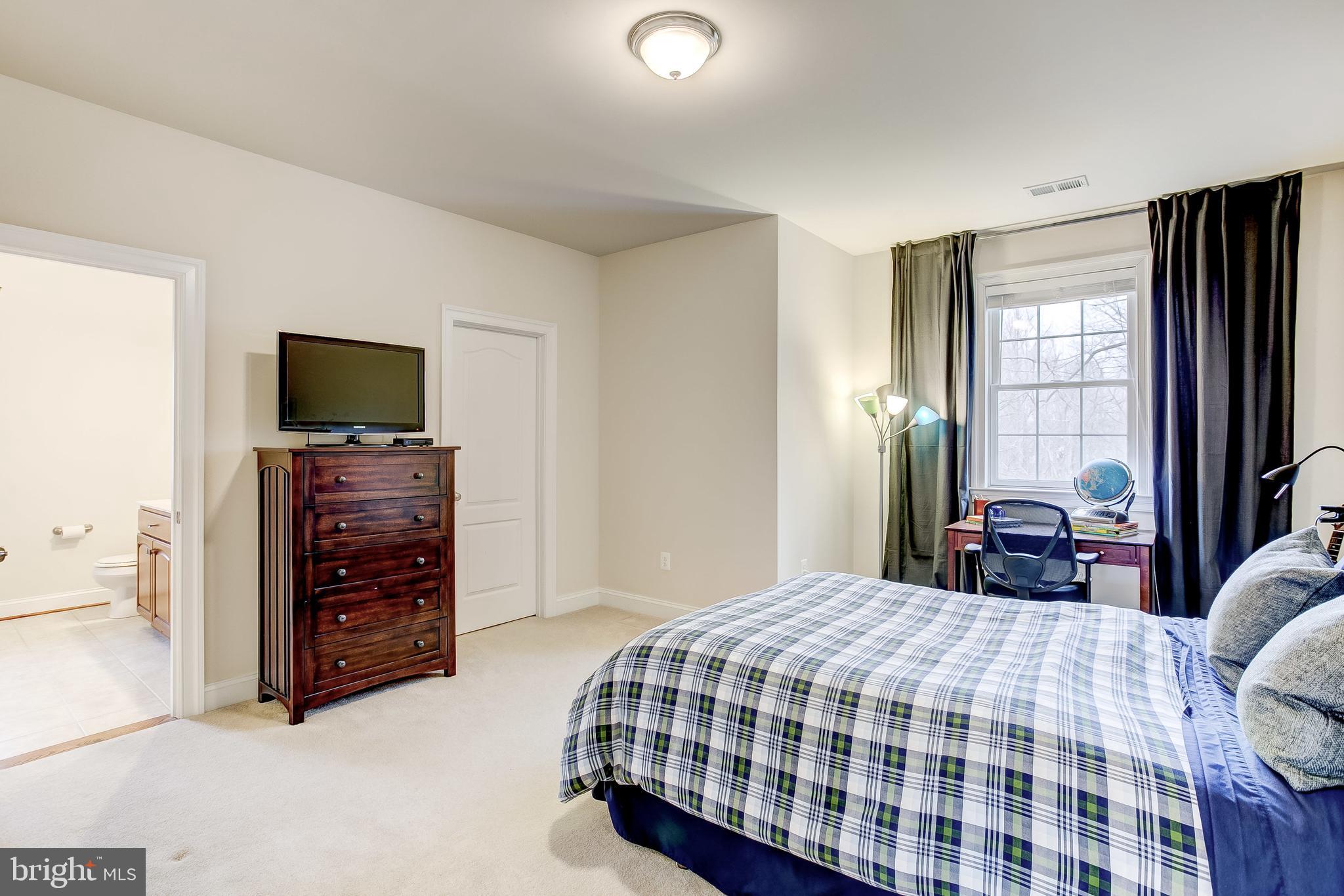 CLARKSVILLE HUNT - Residential