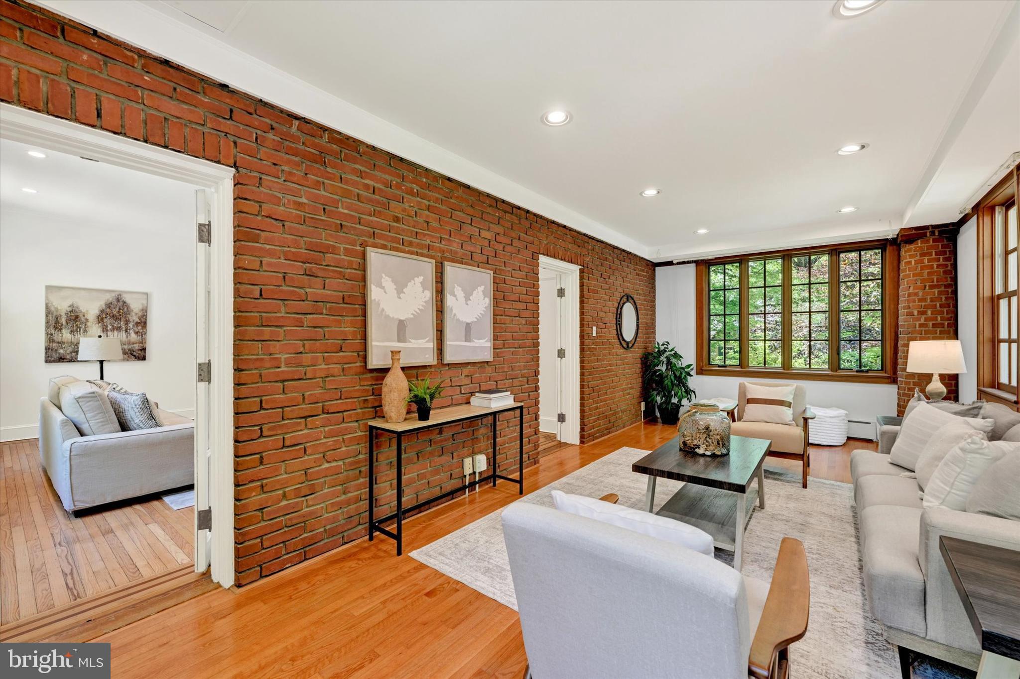 ROLAND PARK - Residential