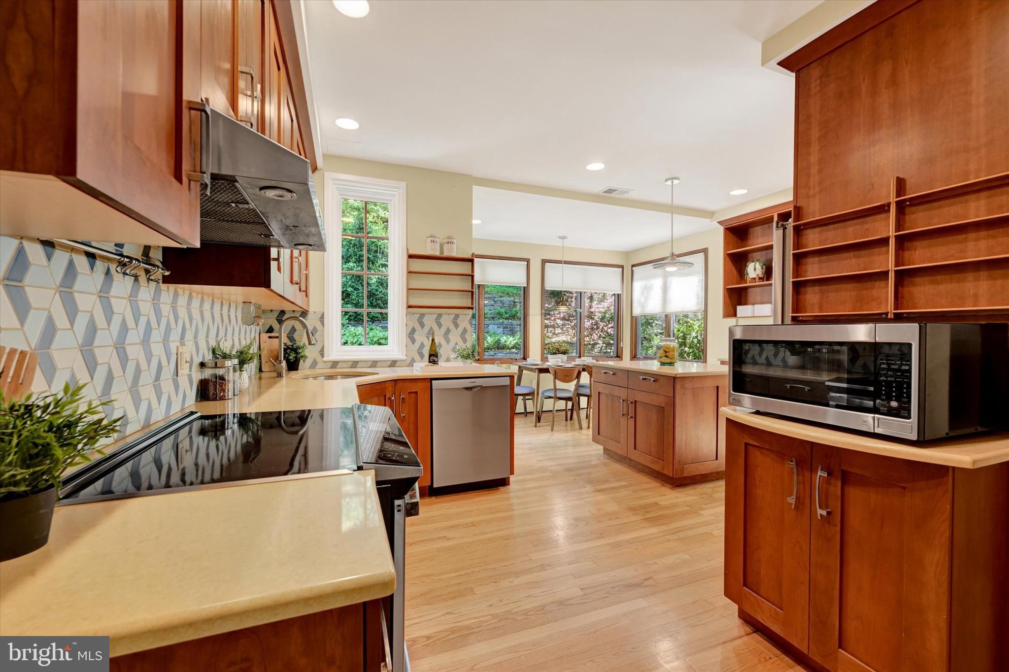 ROLAND PARK - Residential